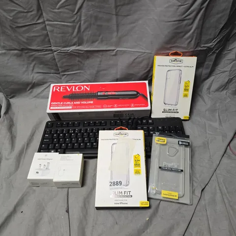 BOX OF APPROX 15 ASSORTED ELECTRICAL ITEMS & ACCESSORIES TO INCLUDE - PHONE CASES - PLUGS - KEYBOARD - ETC