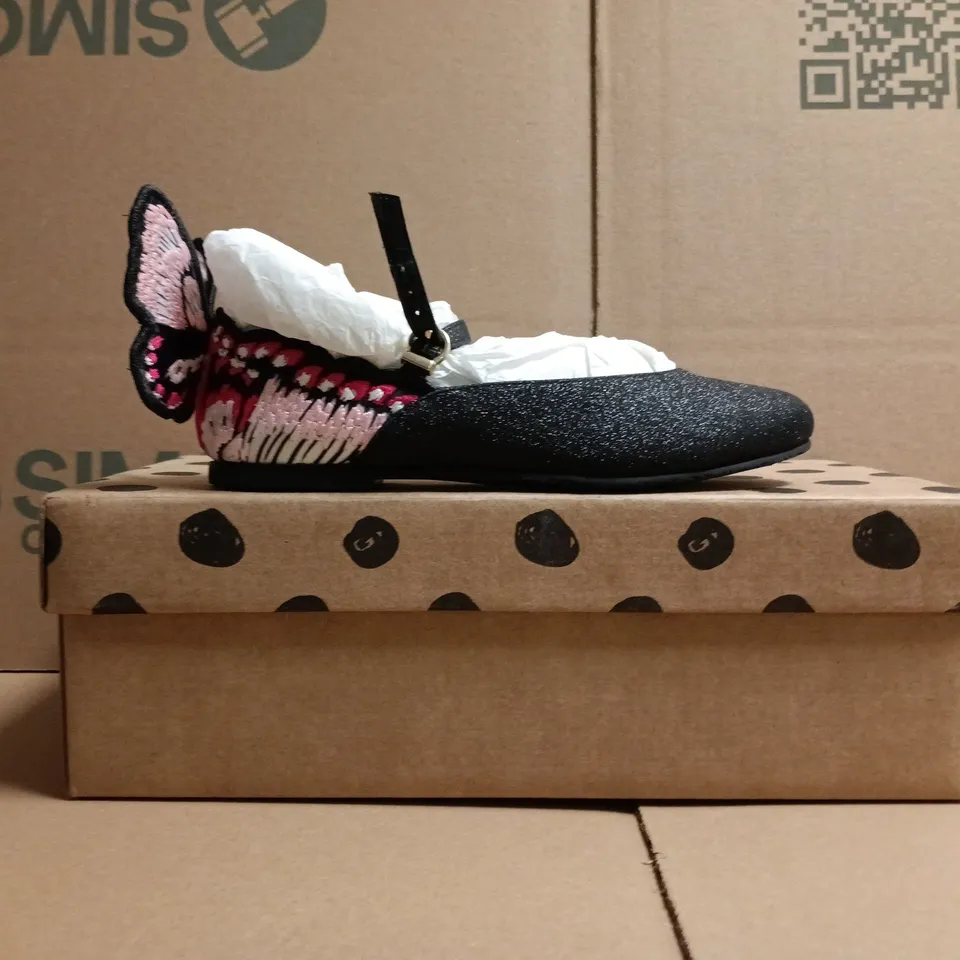 BOXED PAIR OF SOPHIA WEBSTER KID'S CHIARA FLATS IN BLACK/ROSE W. BUTTERFLY DETAIL SIZE EU 32