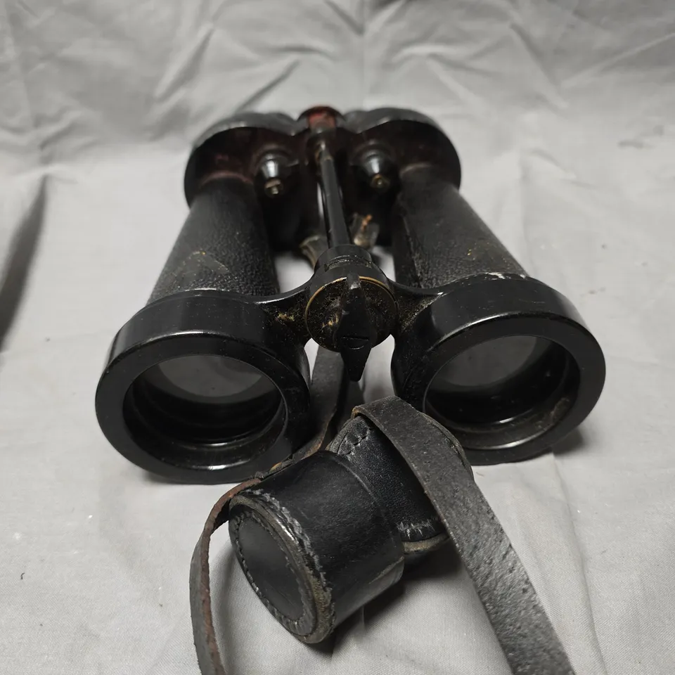 VINTAGE BINOCULARS WITH BROWN LEATHER CARRYING CASE