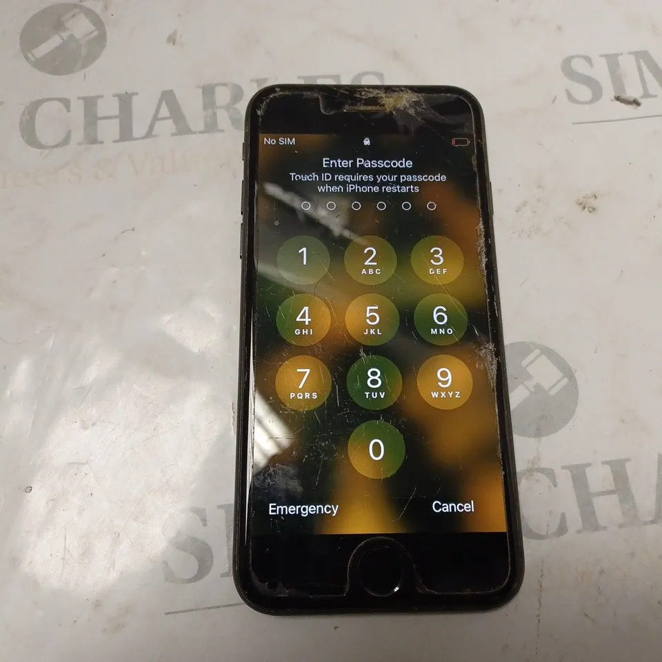 APPLE IPHONE 8