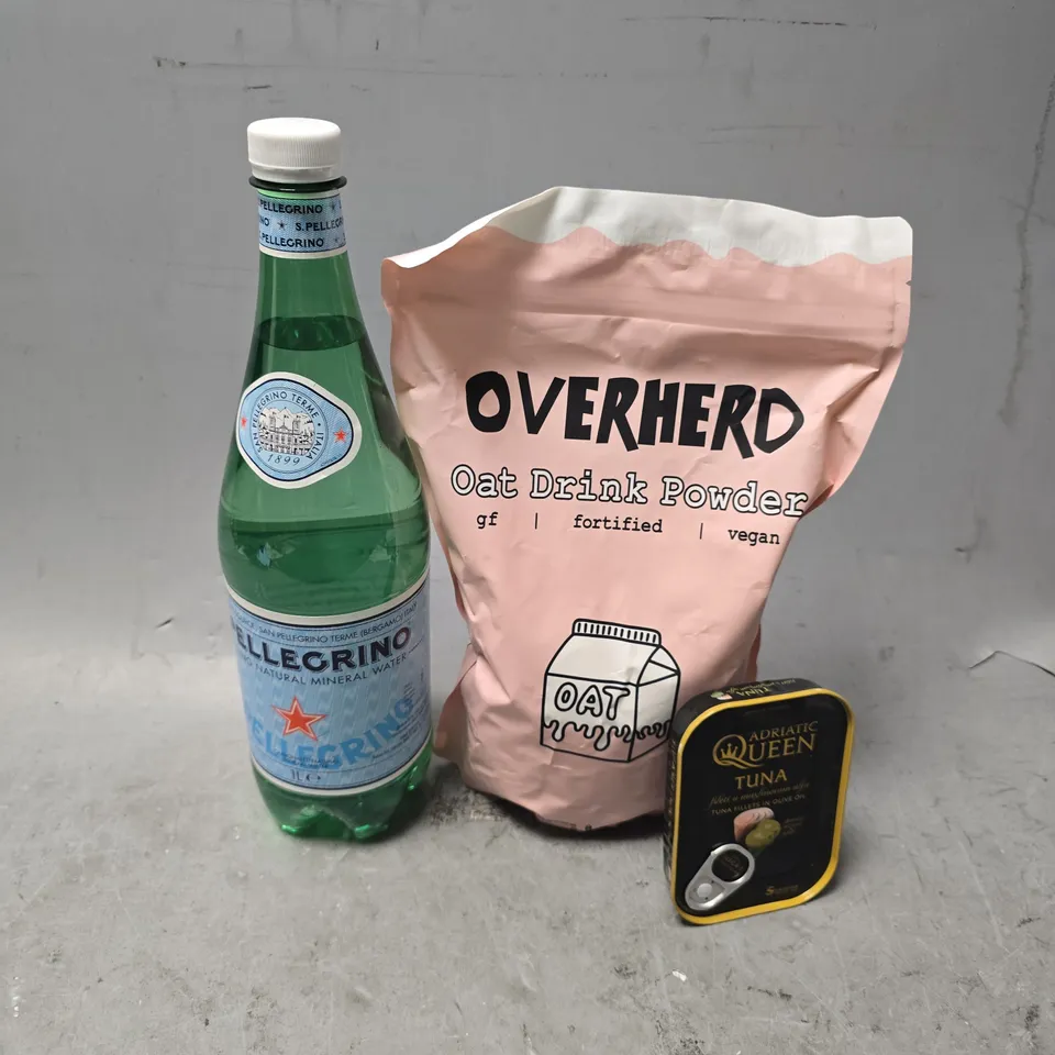 APPROXIMATELY 6 ASSORTED FOOD & DRINK ITEMS TO INCLUDE - ADRIATIC QUEEN TUNA , OVERHERD OAT DRINK POWDER , S.PELLEGRINO ETC