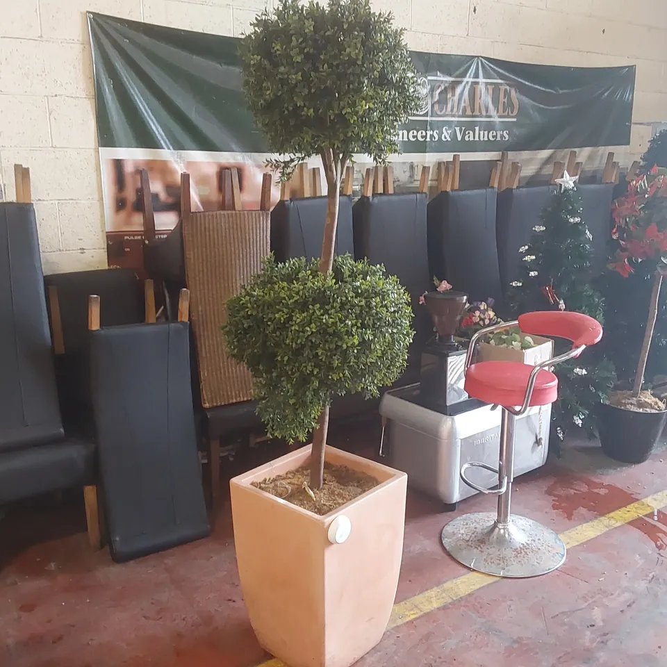 ARTIFICIAL 2 BALL TOPIARY TREE