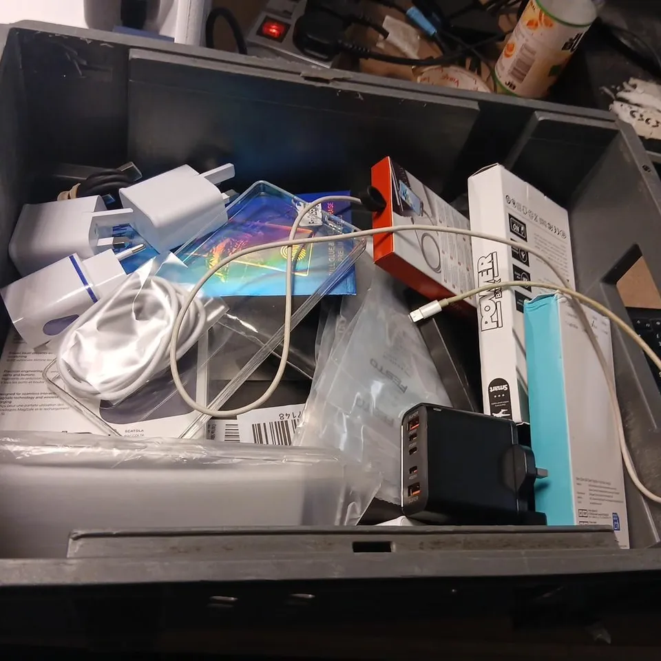 LARGE QUANTITY OF ASSORTED ELECTRICAL DEVICE ACCESSORIES