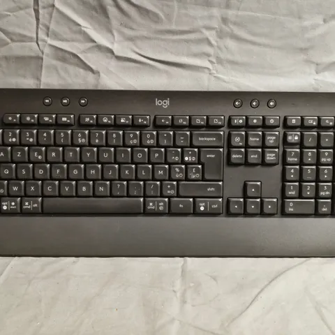 LOGITECH K650 KEYBOARD
