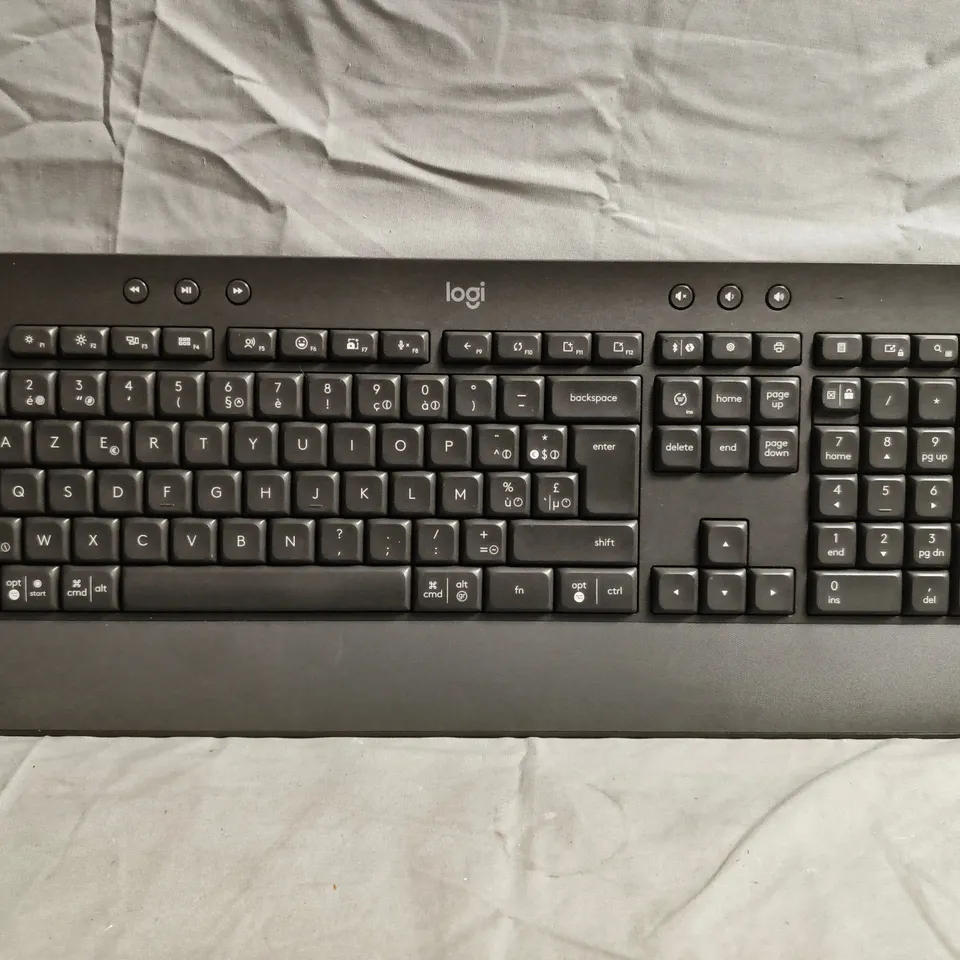 LOGITECH K650 KEYBOARD