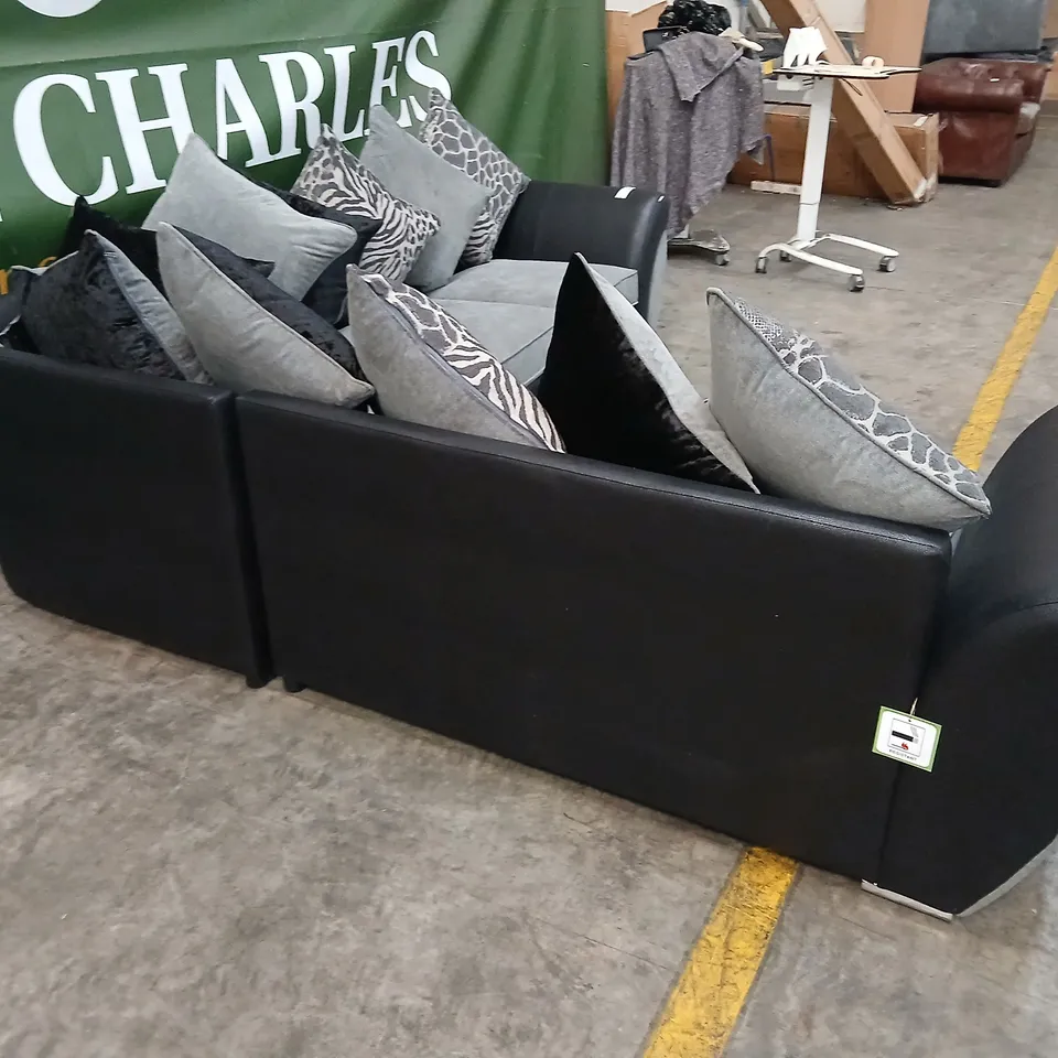 L-SHAPED GREY UPHOLSTERED CORNER SOFA WITH BLACK ARMRESTS