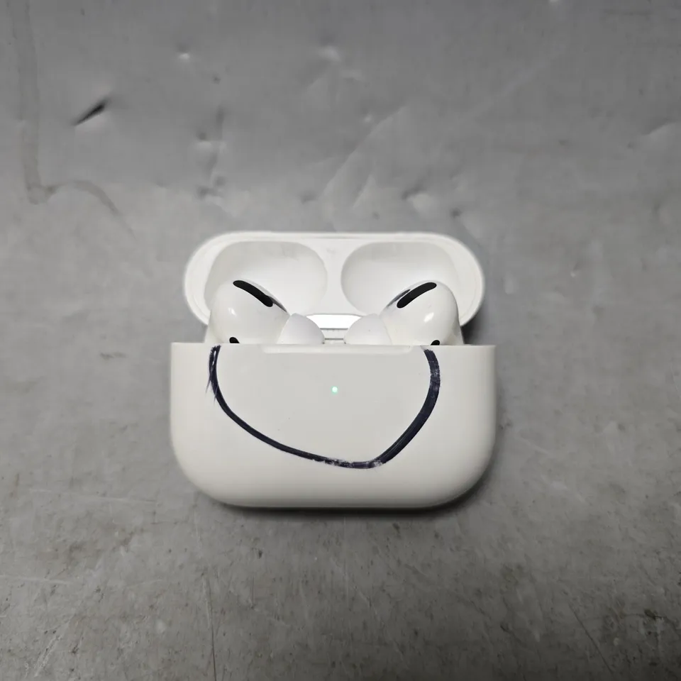 APPLE AIRPODS PRO (1ST GENERATION)