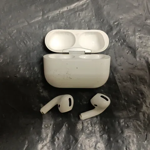 APPLE AIRPODS EARBUDS