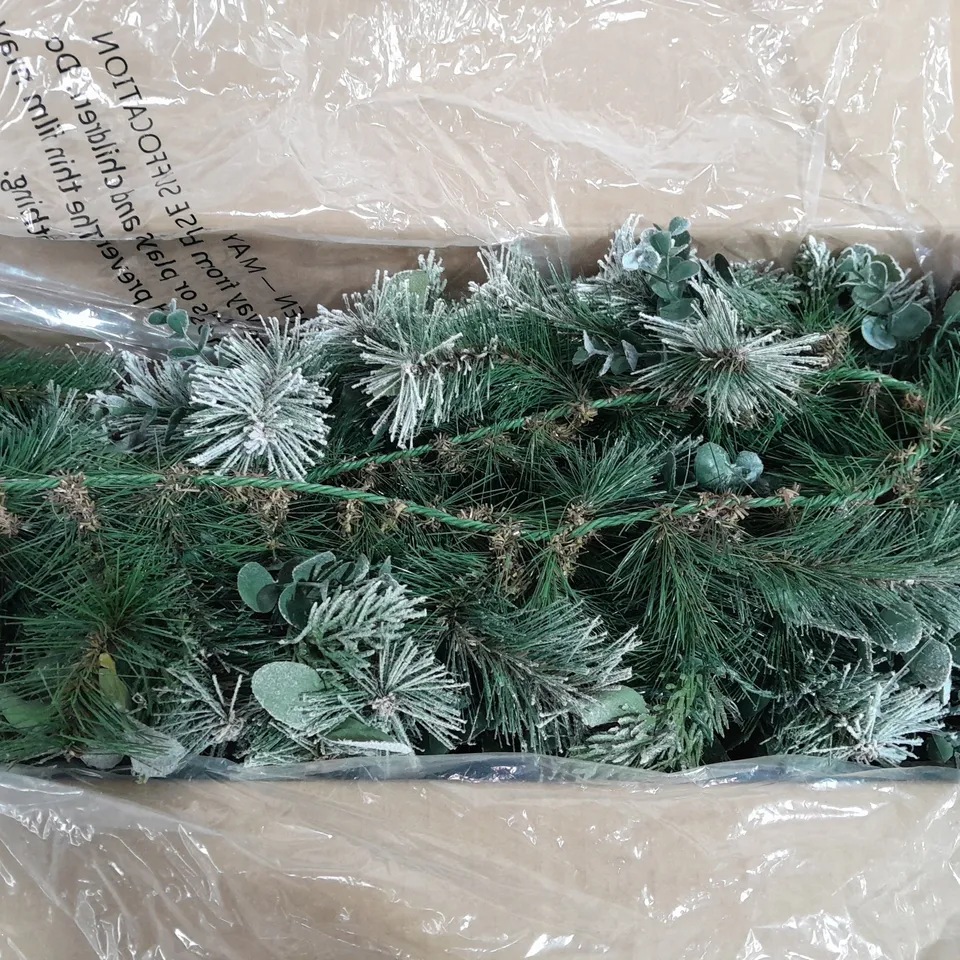 BOXED K BY KELLY HOPPEN PRE-LIT GREENERY CHRISTMAS DECORATION - GARLAND