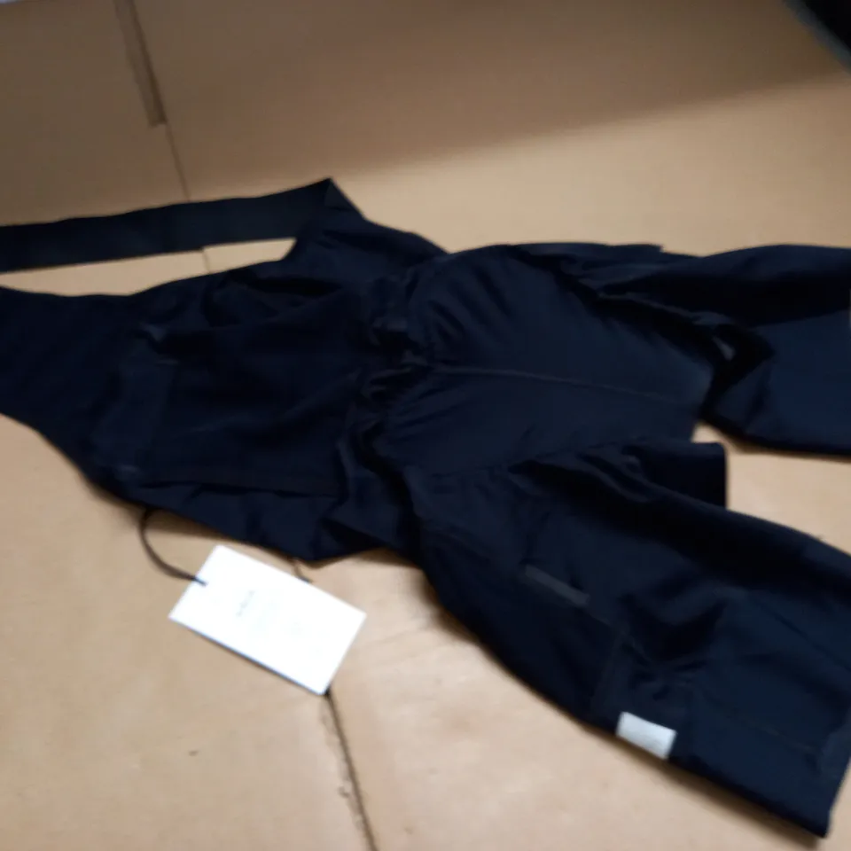 ALBION CYCLING OUTFIT - M