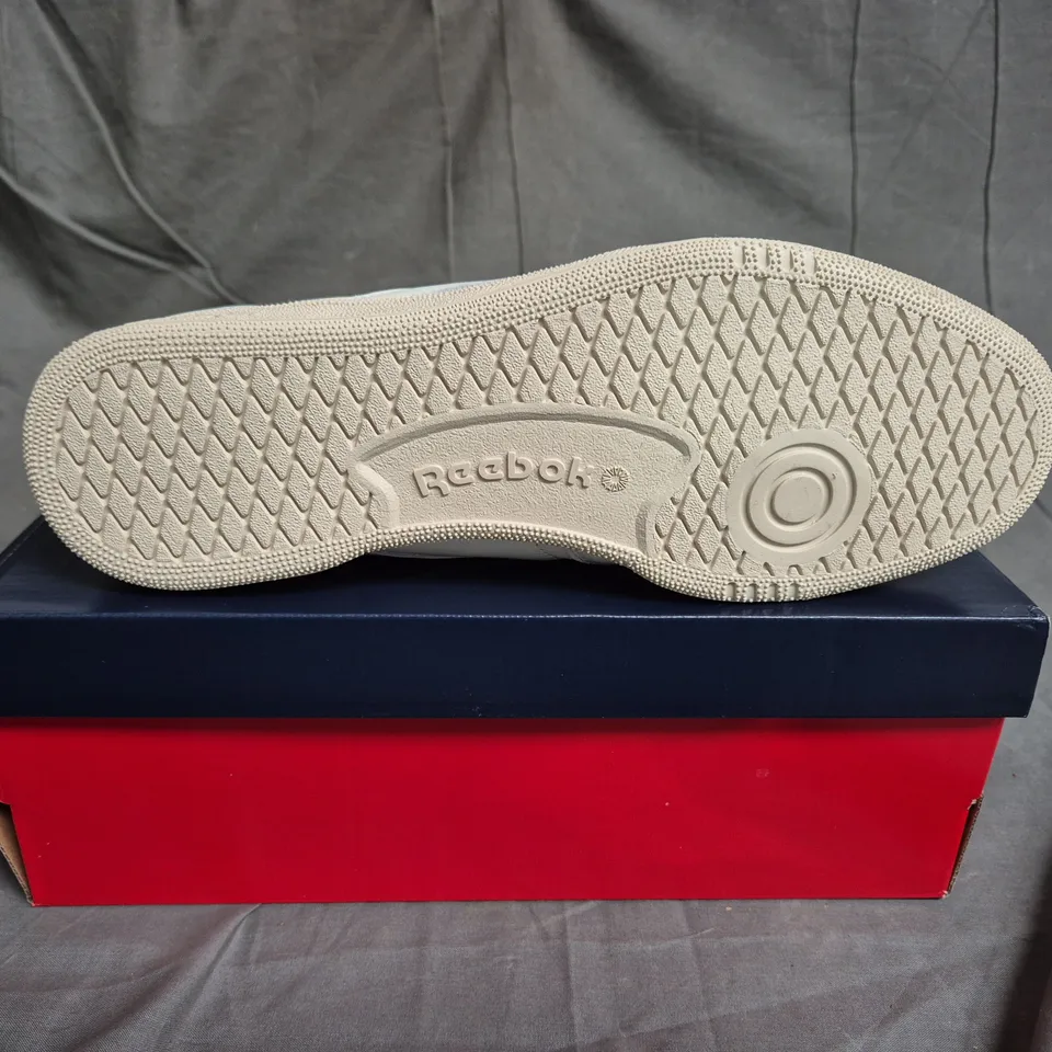 BOXED PAIR OF REEBOK CLUB C 85 VINTAGE TRAINERS - UK SIZE 10.5