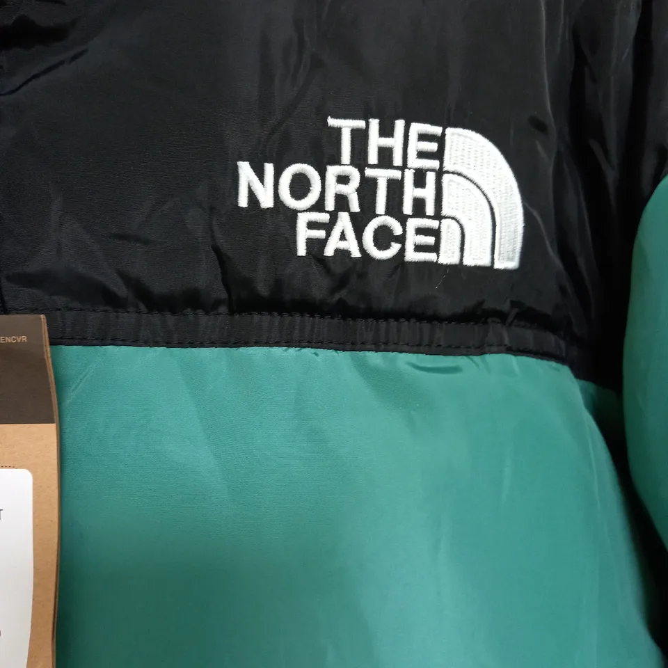 THE NORTH FACE 700 COAT IN GREEN/BLACK - XL