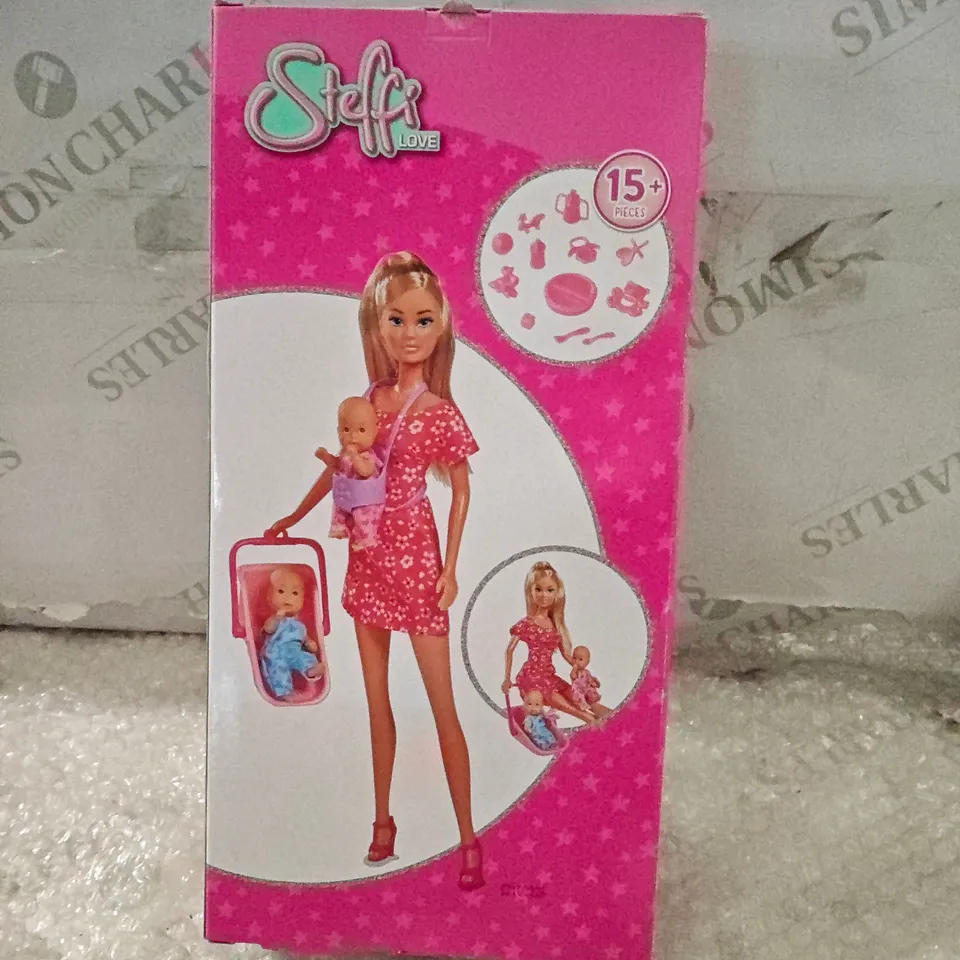 STEFFI LOVE BABYSITTER DOLL – PINK BOXED SET