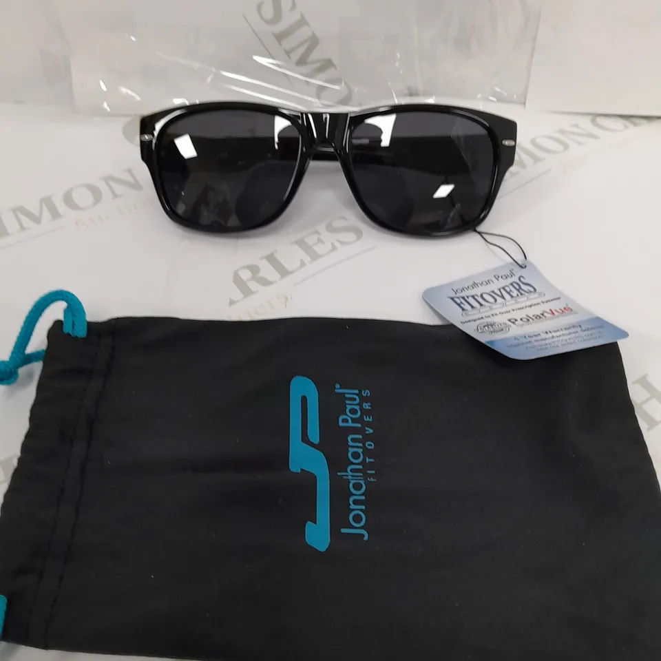 JPE CLASSIC SUNGLASSES WITH CASE - BLACK
