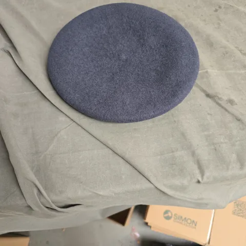 ALLARMS MARKETING AND MANUFACTURING ORGANISATION BLUE WOOL BERET (SIZE 54 6 3/4)
