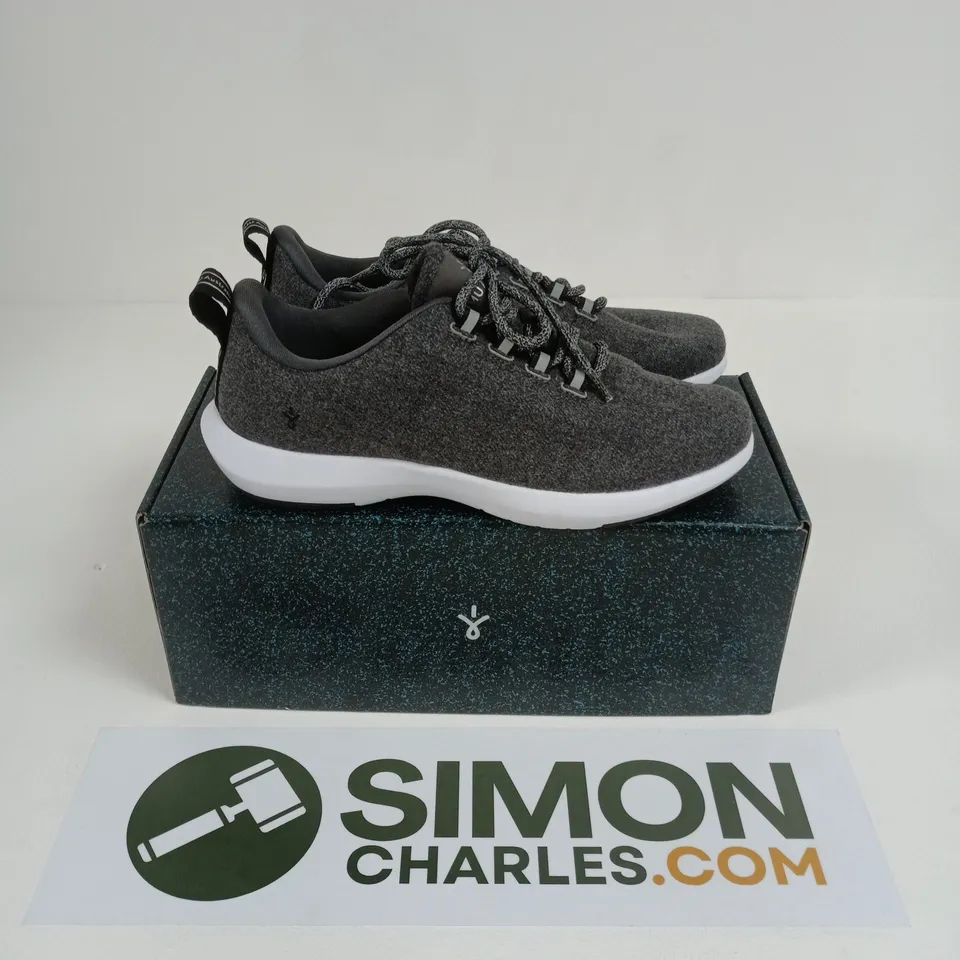 BOXED PAIR OF EMU AUSTRALIA BARKLY 2.0 TRAINERS IN DARK GREY - SIZE 9