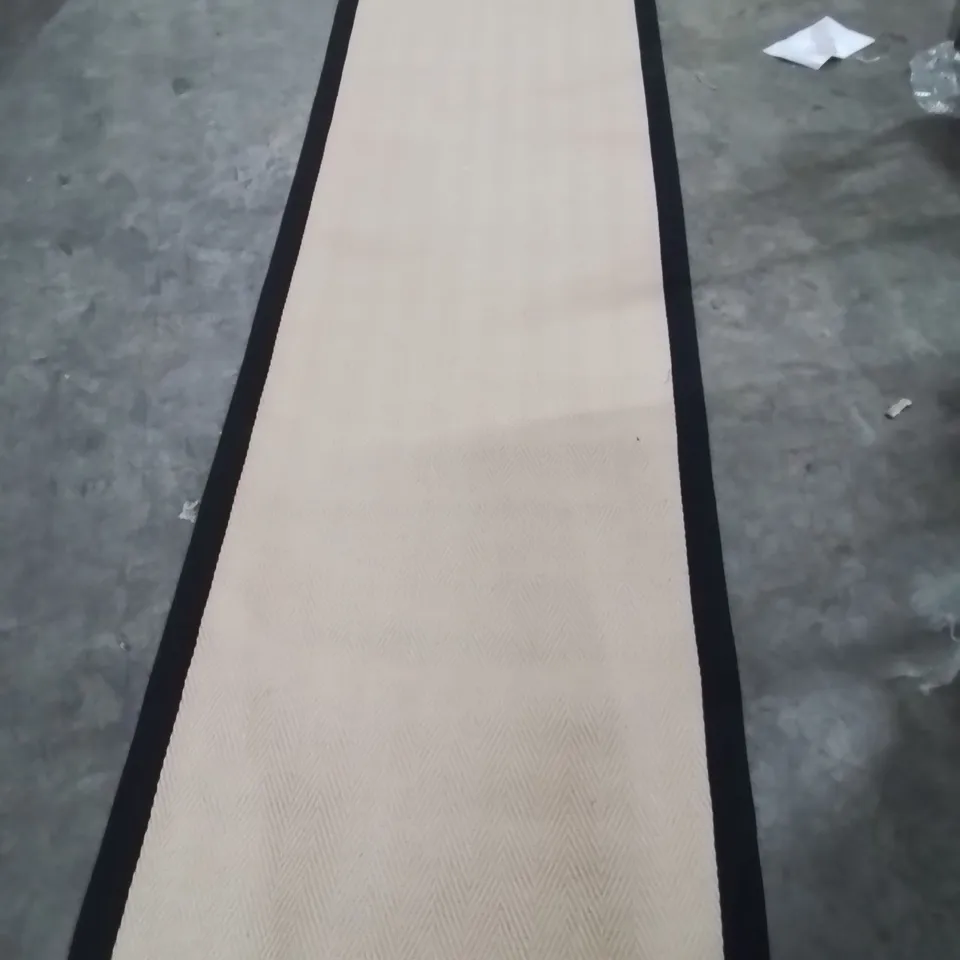 QUALITY DESIGNER AREA RUG - APPROXIMATELY 300X80CM