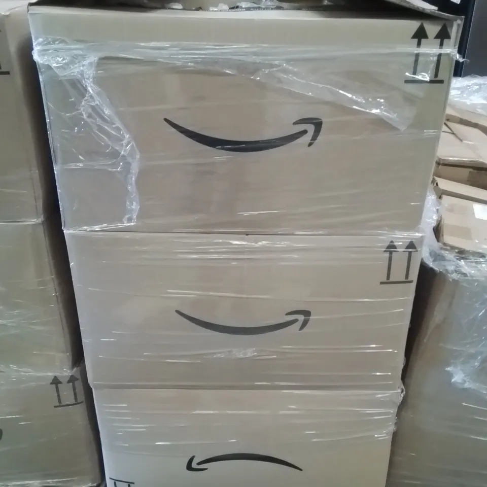 PALLET CONTAINING VERY LARGE AMOUNT OF BRAND NEW PHONE CASES [MODELS AND MAKES VARY]