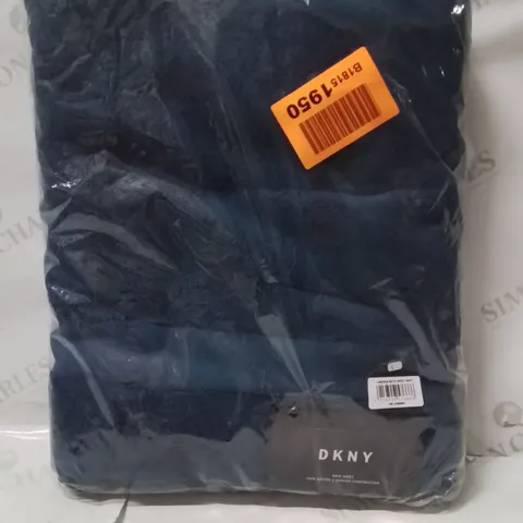 BRAND NEW SEALED LINCOLN BATH SHEET NAVY