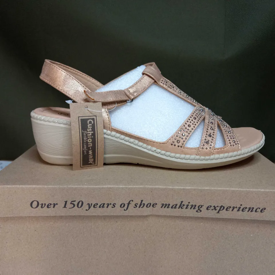 BOXED CUSHION WALK PLATFORM SANDAL IN ROSE GOLD  - SIZE 7