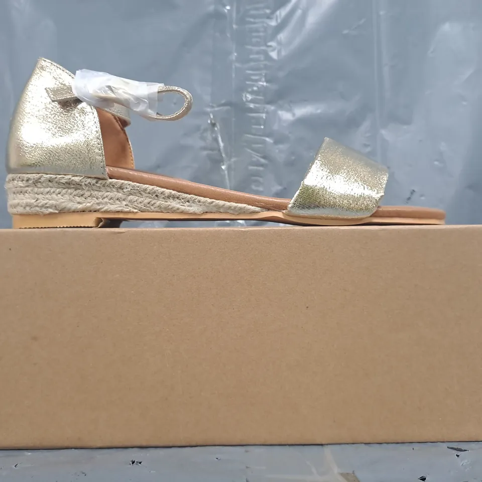 BOXED PAIR OF WHERE'S THAT FROM OPEN TOE SANDALS IN METALLIC GOLD SIZE UK 6