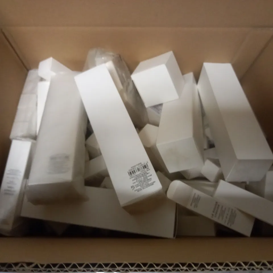 BOX OF APPROX 40 ASSORTED HEALTH AND BEAUTY ITEMS TO INCLUDE - GIVENCHY BLANK DIVIN - GIVENCHY LIPSTICK IN 100 NUDE TWEED - GIVENCHY SMILE N REPAIR WRINKLE CREAM ECT 