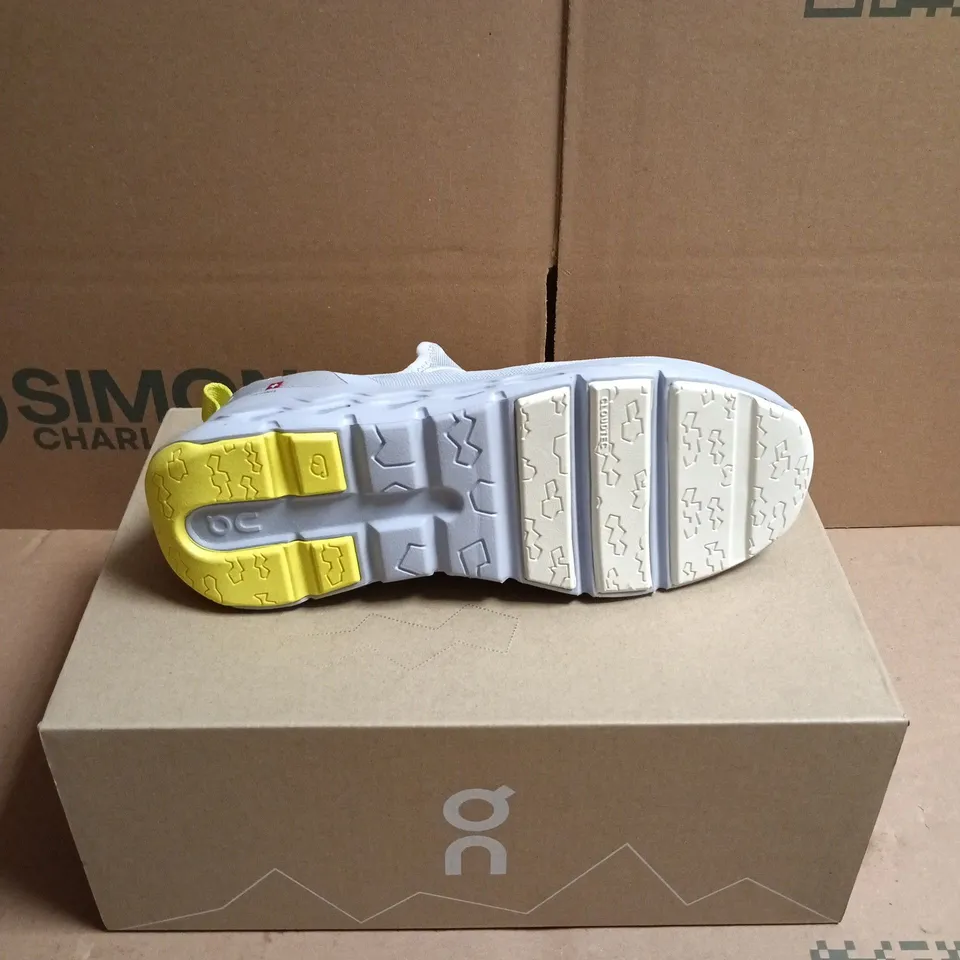 BOXED PAIR OF ON RUNNING CLOUDLEAP KIDS' TRAINERS - 3