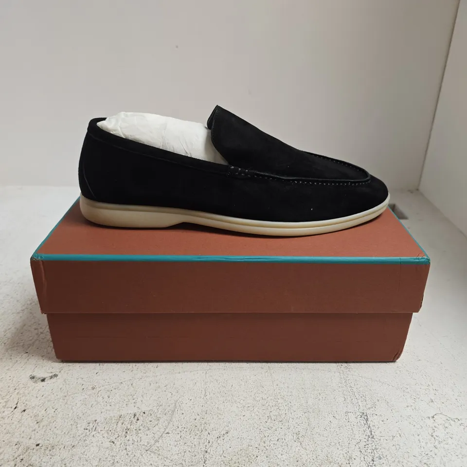 LORO PIANA BLACK SUEDE LOAFERS – 10