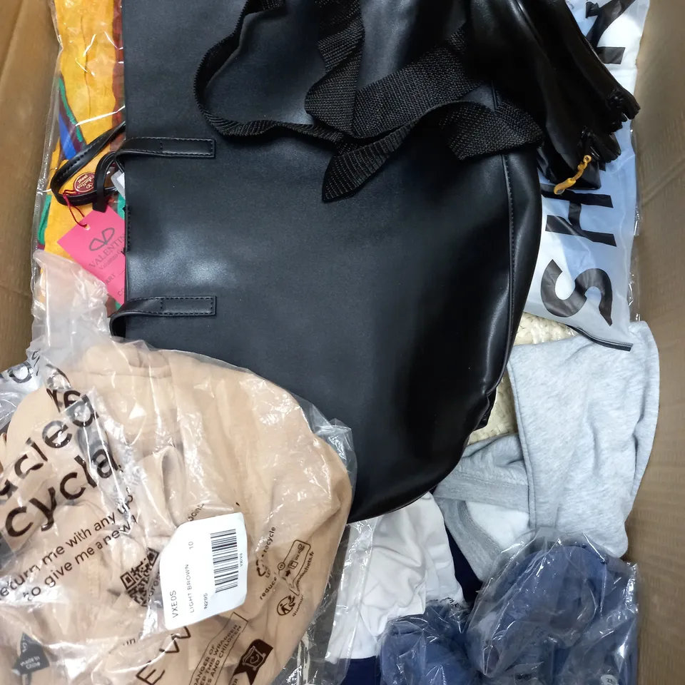 BOX OF APPROXIMATELY 22 ASSORTED CLOTHING ITEMS TO INCLUDE - SHORTS , TROUSERS , BAG ETC
