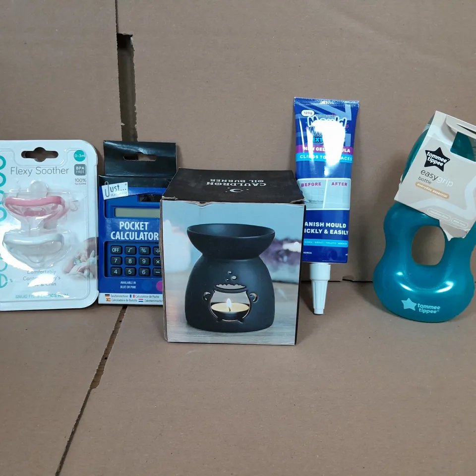 BOX OF APPROXIMATELY 14 ASSORTED ITEMS TO INCLUDE - POCKET CALCULATOR , FLEXY SOOTHER , MAGIC MOULD , EASY GRIP ETC