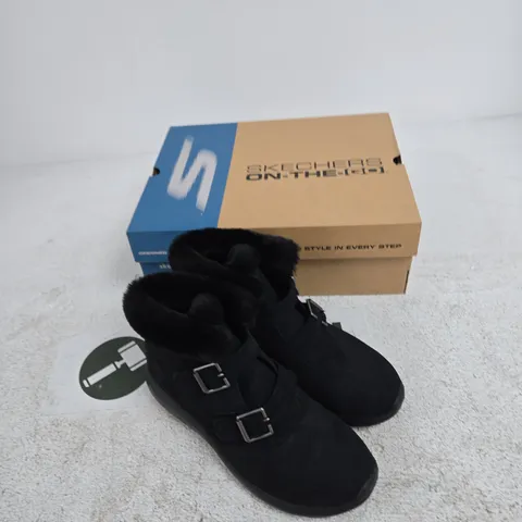 SKECHERS BLACK FUR-LINED BOOTS – MEN'S, US 6.5 / EU 39.5 