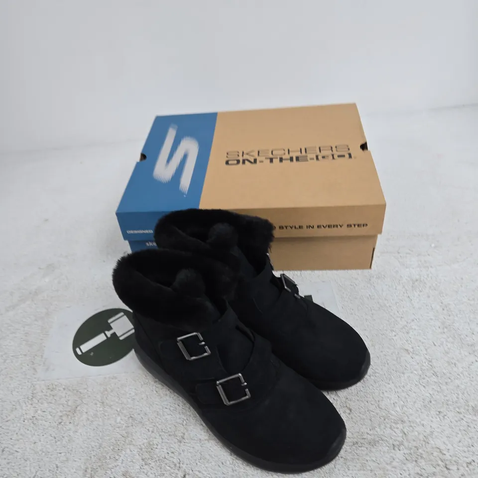 SKECHERS BLACK FUR-LINED BOOTS – MEN'S, US 6.5 / EU 39.5
