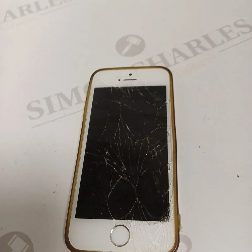 IPHONE A1457 WHITE WITH CASE 