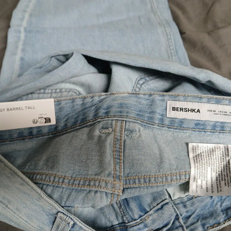 BERSHKA BAGGY BARREL TALL JEANS – LIGHT WASH DENIM, UK 8 (EU 36)