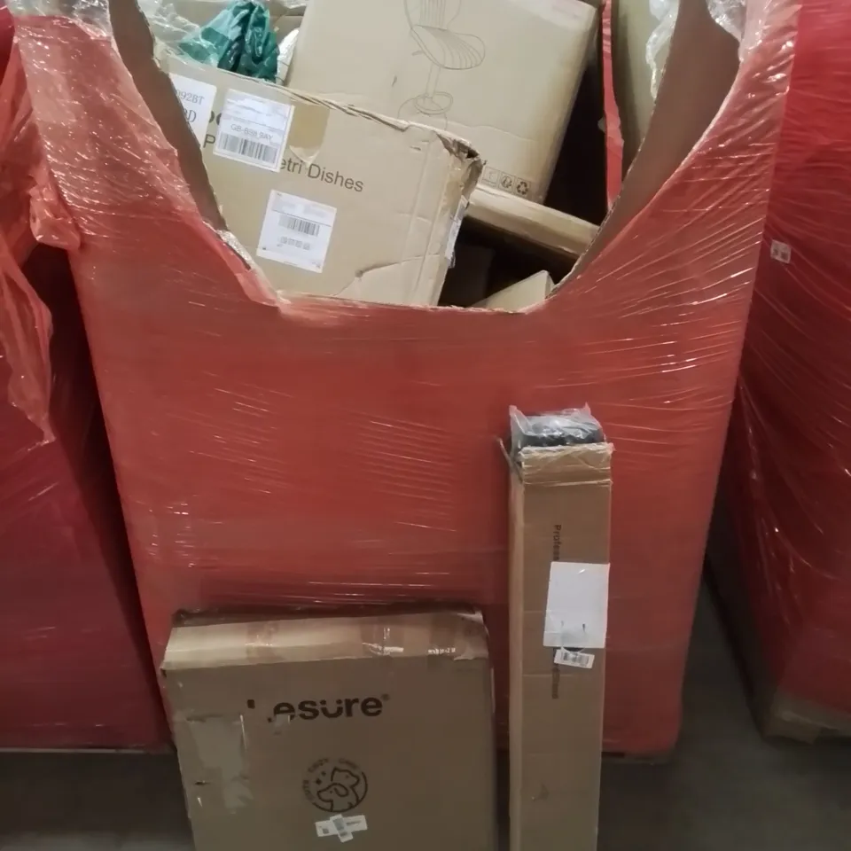 PALLET CONTAINING VARIOUS ASSORTED BOXED HOUSEHOLD ITEMS TO INCLUDE: 50PCS PETRI DISHES, PROFESSIONAL KEYBOARD STANDS, OFFICE CHAIR AND LOT'S MORE UNMARKED BOXED ITEMS 