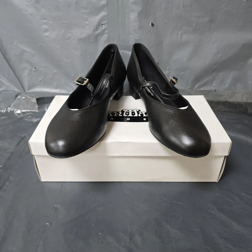 ORGANMASTER LEATHER COURT SHOES - BLACK - SIZE 8