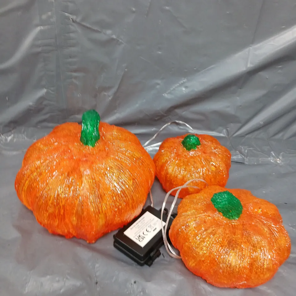 BOXED 3 OUTDOOR ACRYLIC PUMPKIN LIGHTS 