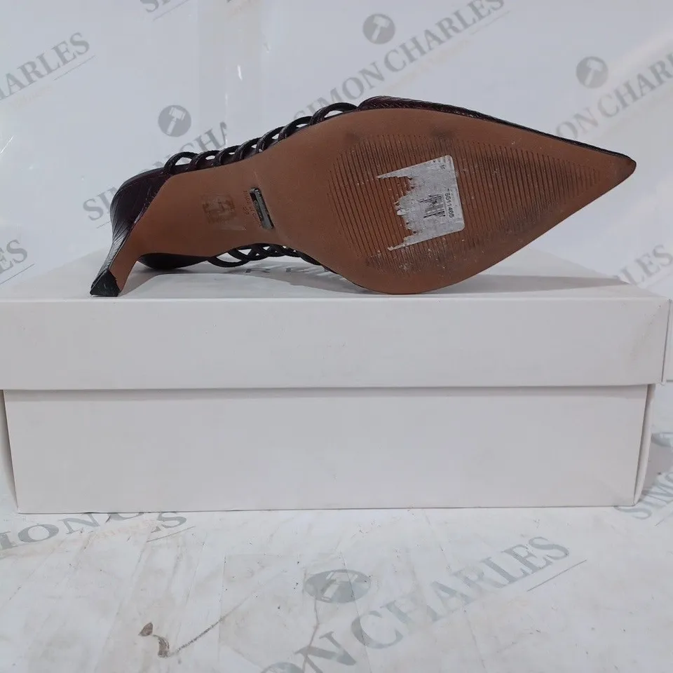 BOXED PAIR OF REISS DAPHNE SLINGBACK HEELS IN POMEGRANATE SIZE 6