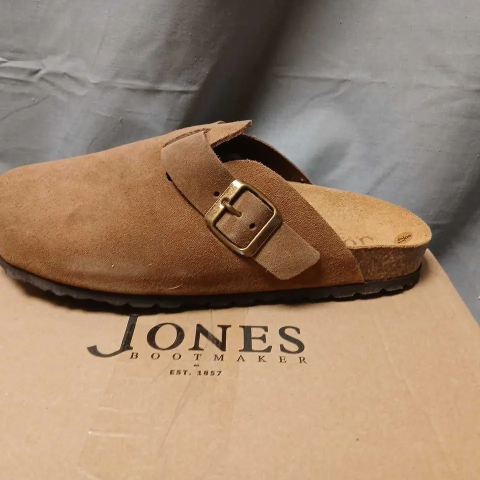 JONES BOOTMAKER WOMEN'S HESTINA TOBACCO SUEDE BUCKLE MULE – UK 8