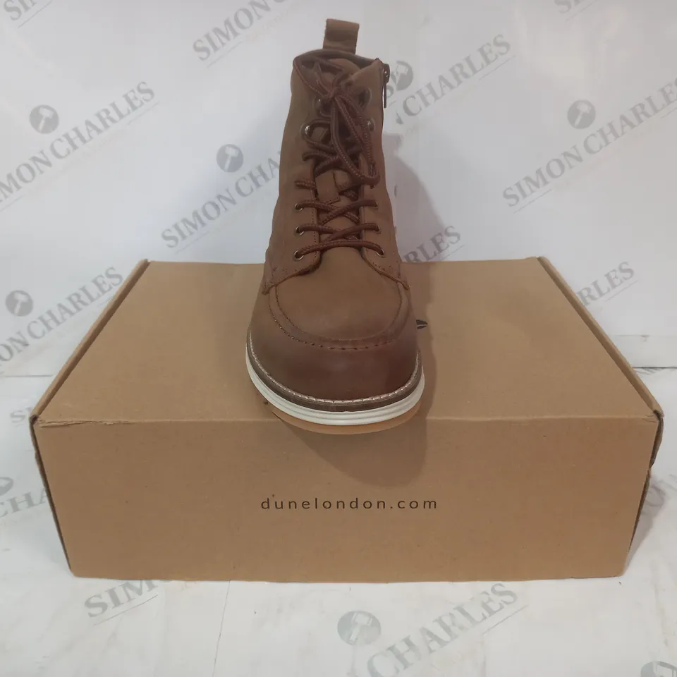 BOXED PAIR OF DUNE LONDON 359 CRANES HIKER BOOTS IN TAN SIZE 9