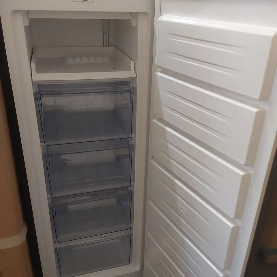 SWAN SR15671B 143CM HIGH 55CM WIDE FREEZER