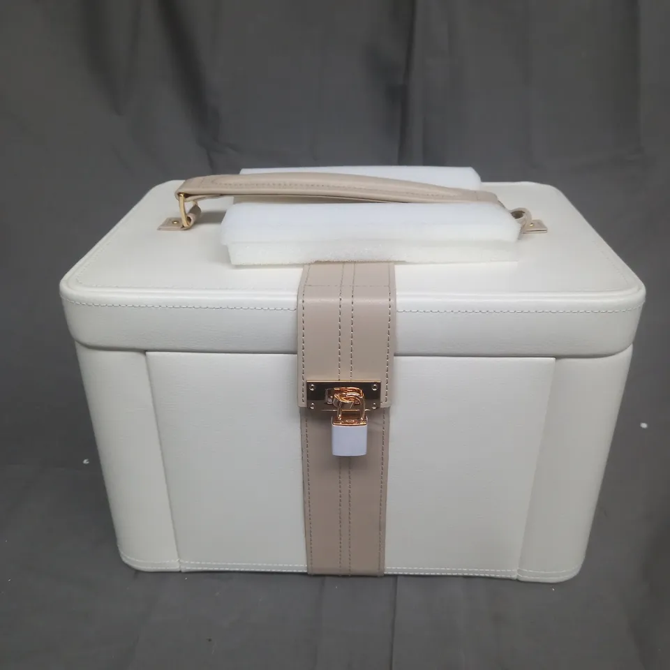 DULWICH LEATHER MAKEUP BAG