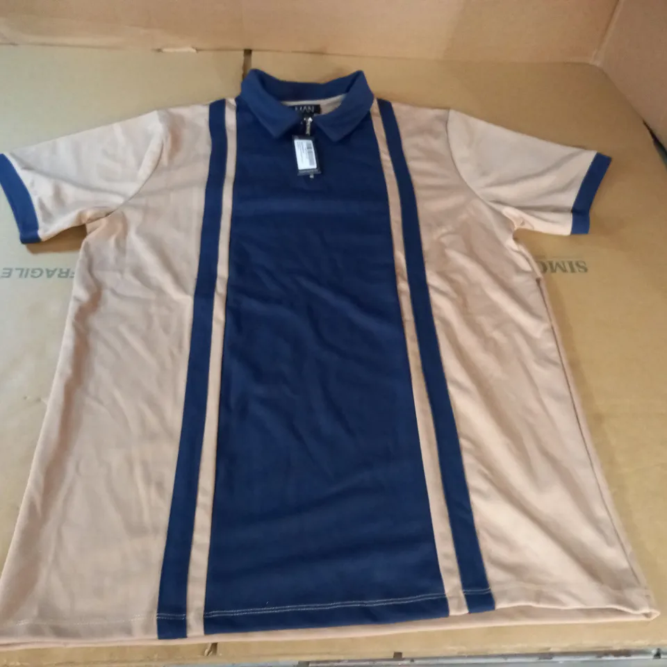 BOOHOO MAN ZIP POLO WITH CONTRAST PANEL  - XL