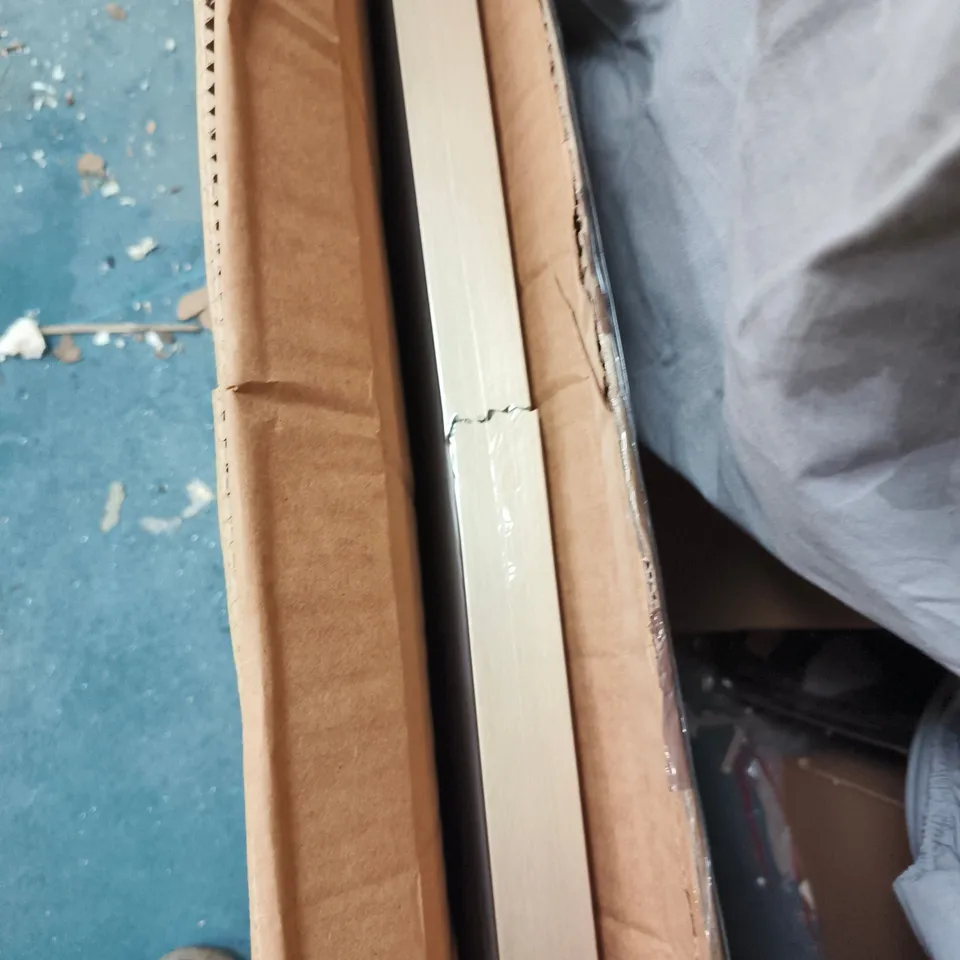 BOXED CAPPED CANVAS SMOKEY LANDSCAPE 120 X 40CM (1 BOX) RRP £30