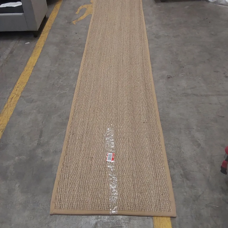 SAFAVIEH NATURAL FIBRE RUG - 76 x 366cm