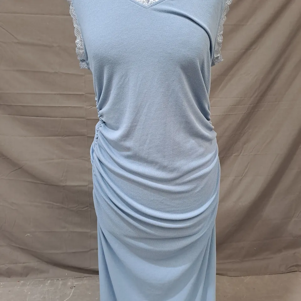 CIDER DRESS IN BLUE SIZE MEDIUM