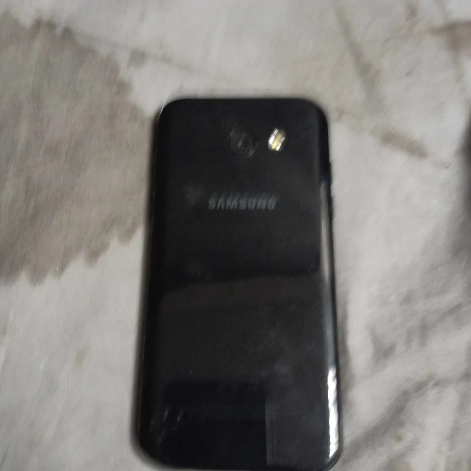 SAMSUNG GALAXY A5 - SM-A520F