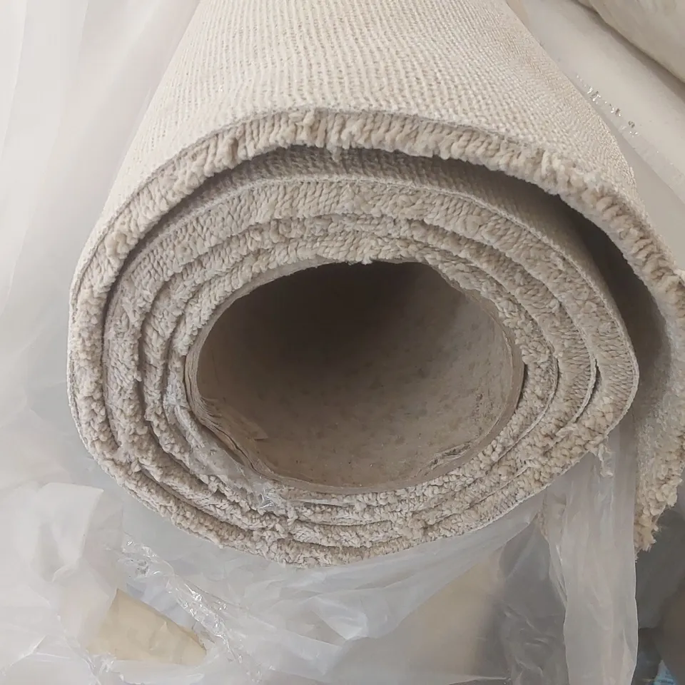 ROLL OF QUALITY NEW EC HEARTLAND BAYTON CARPET - APPROXIMATELY 2 x 5m