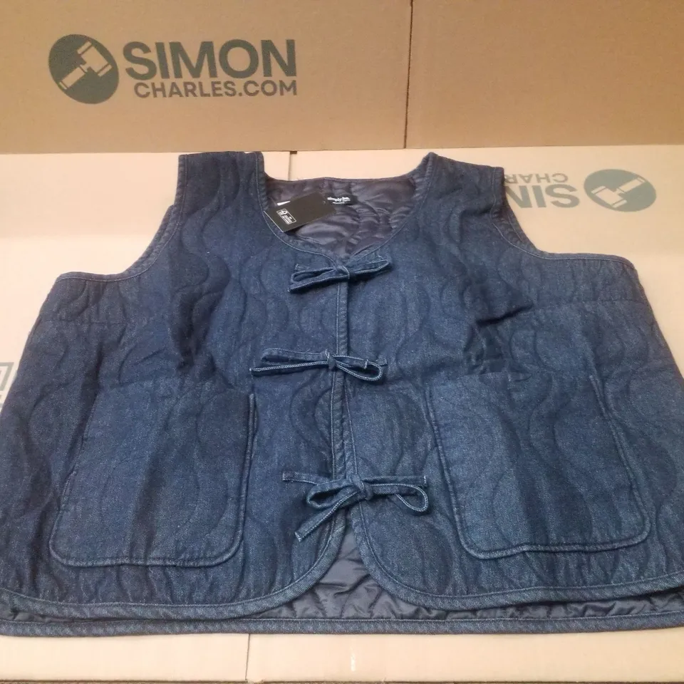 BOX CONTAINING APPROXIMATELY 9 BRAND NEW SIMPLY BE BLUE TIE FRONT QUILTED DENIM GILET - SIZE 20