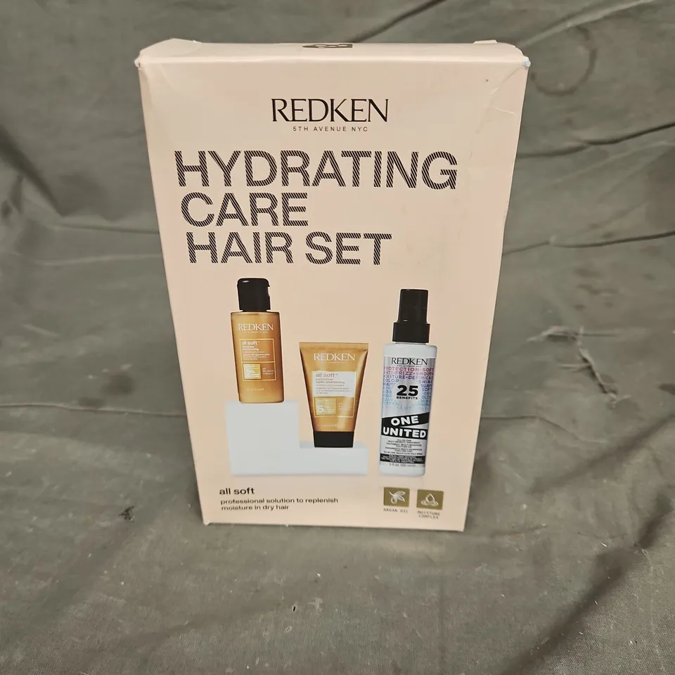 BOXED REDKEN HYDRATING HAIR CARE SET